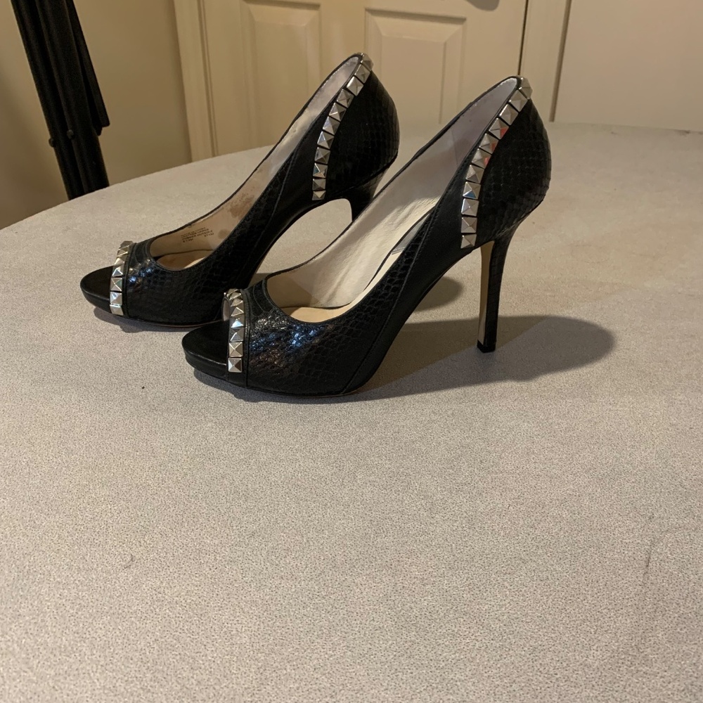 Michael Kors Black Snakeprint Leather Platform Pumps sz 8.5 M - Picture 5 of 10